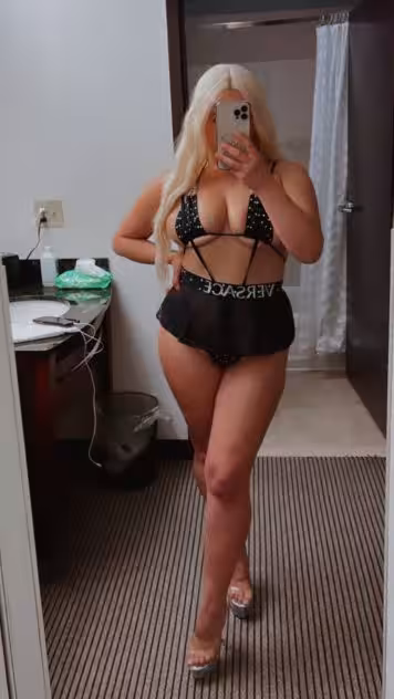 Adrianna Dream / Cali / Holly Madison